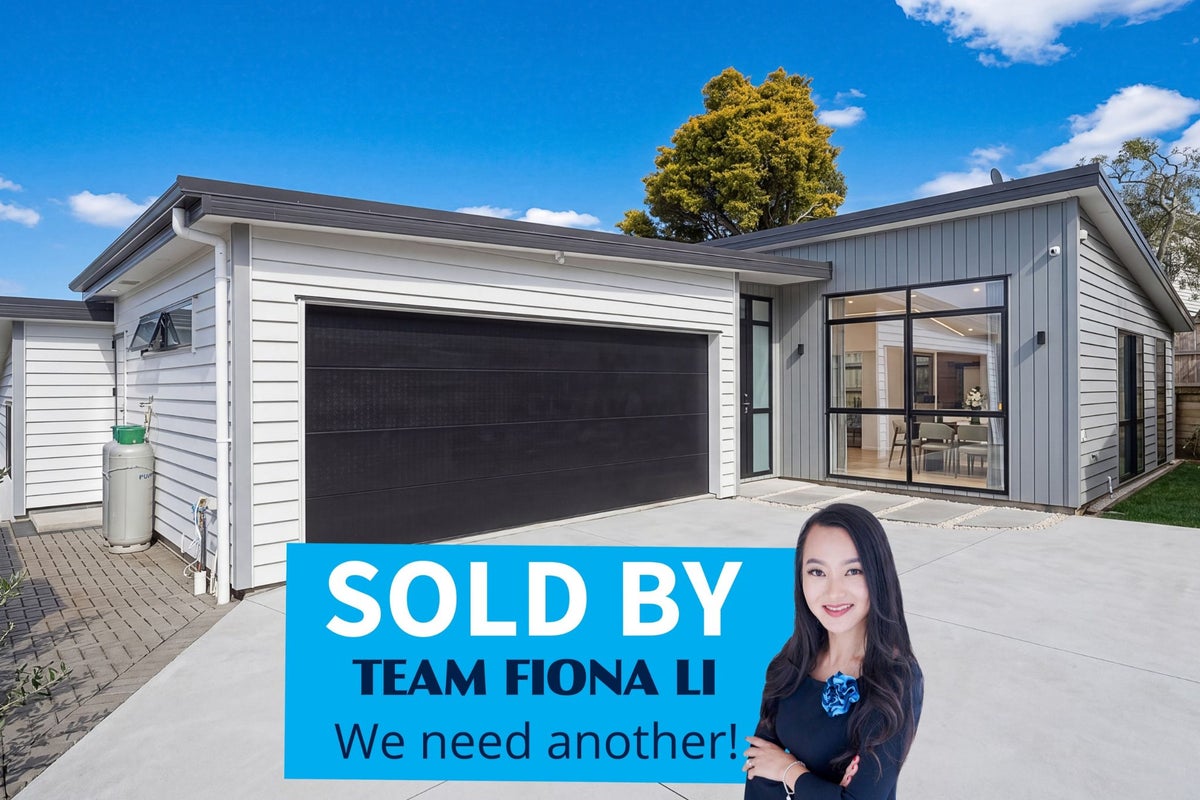 22A Merchant Avenue, Te Atatu South, Auckland - Carousel 1