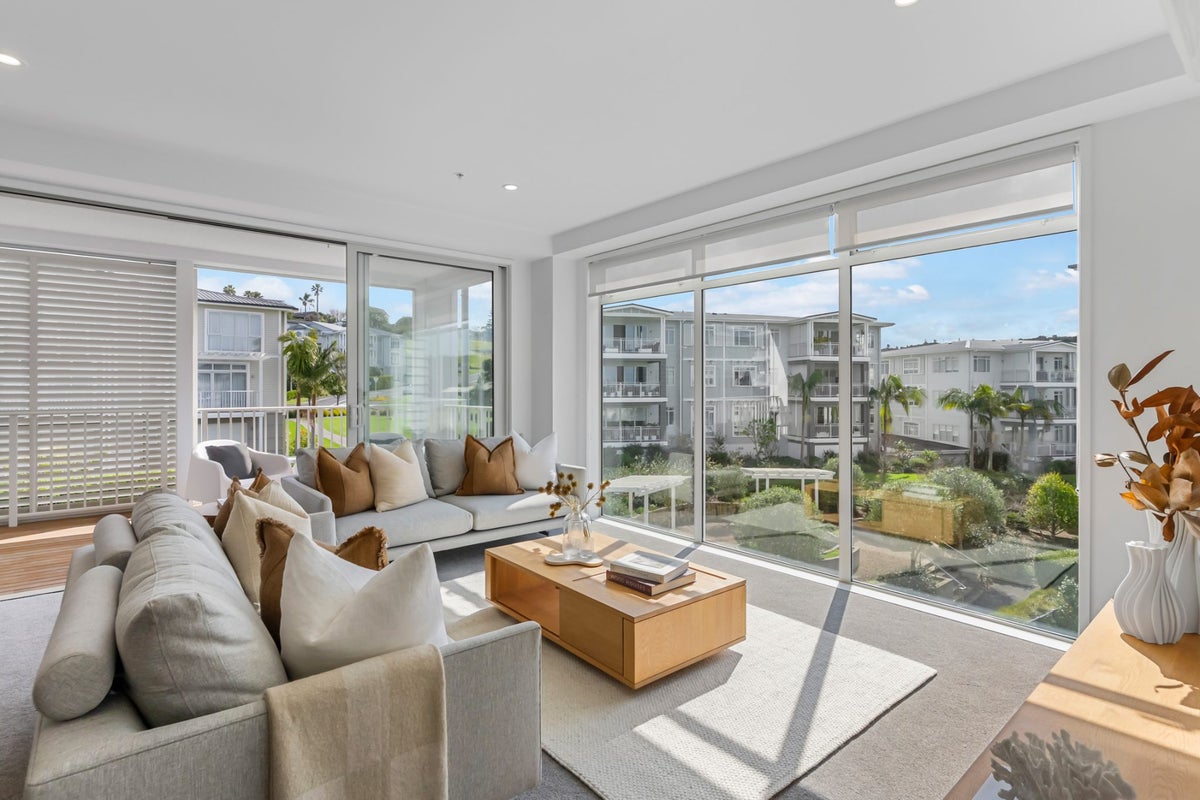 177 Hibiscus Drive, Orewa, Orewa - Carousel 1