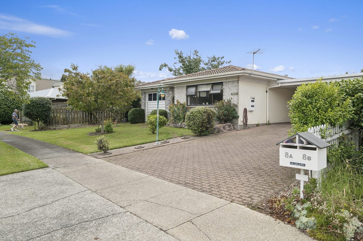 8A Gemini Place, Kawaha Point, Rotorua - Carousel 1