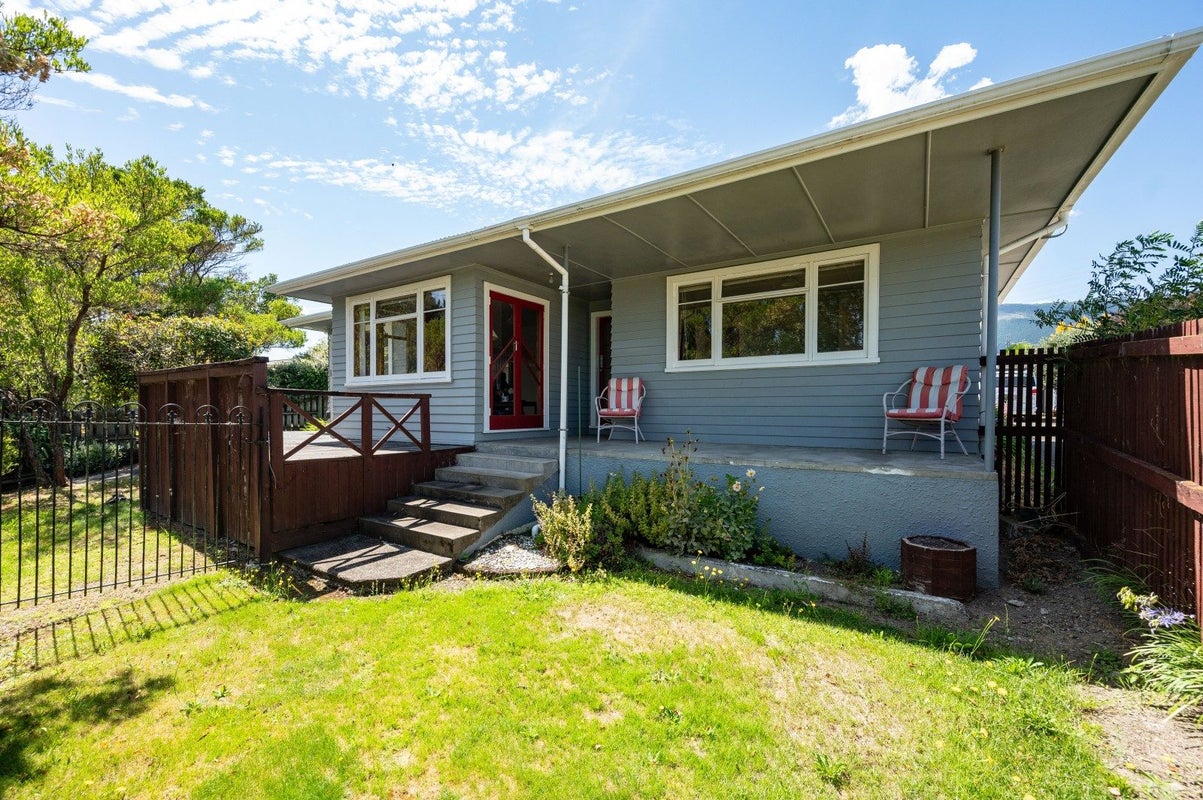 179 The Ridgeway, Stoke, Nelson - Carousel 2