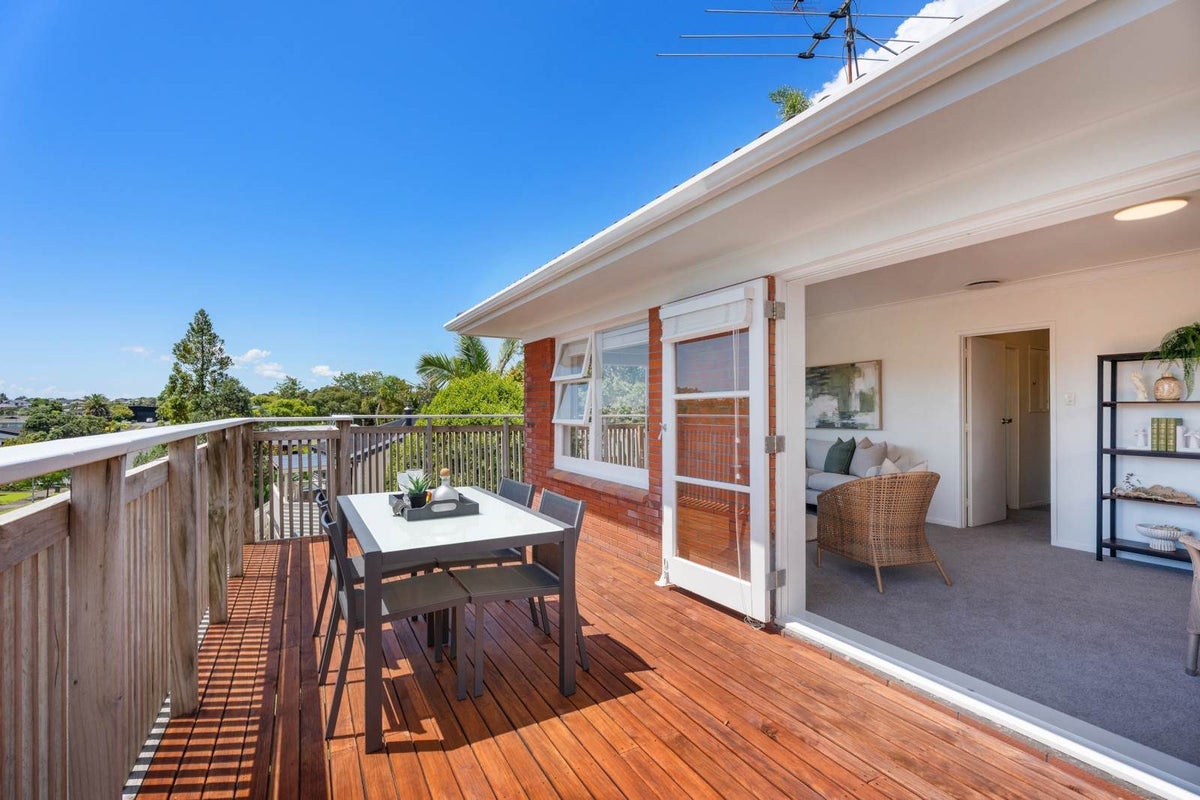 1/15 Archdall Street, Meadowbank, Auckland - Carousel 2