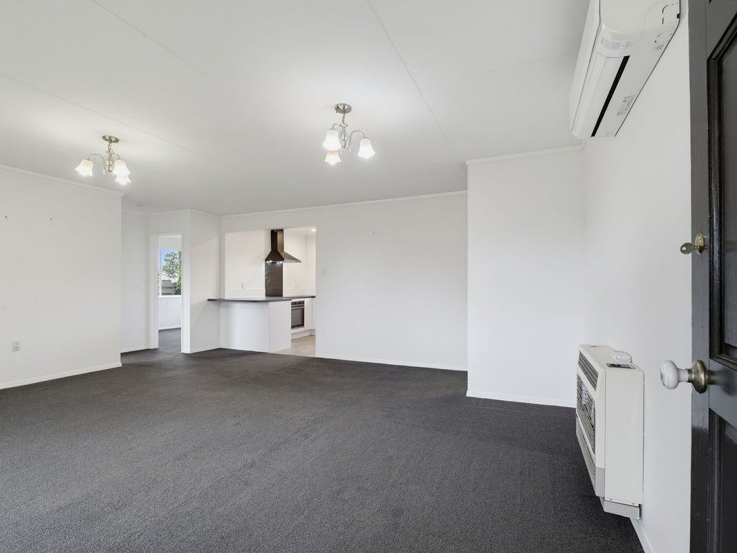 1 Dunk Place, Milson, Palmerston North - Carousel 2