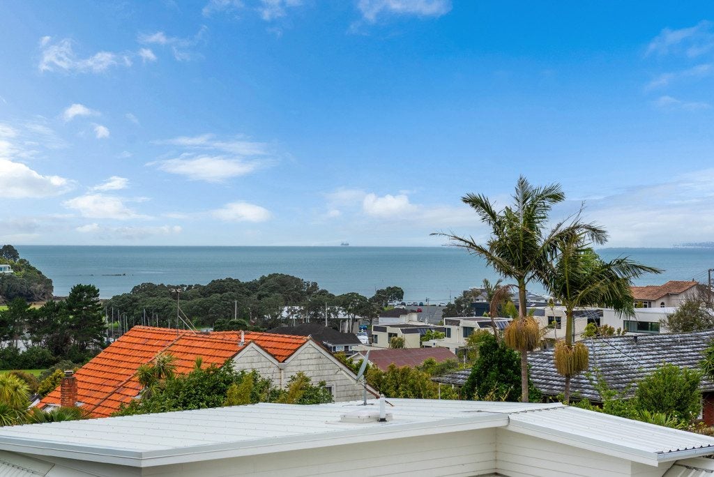 1/45 Rangitoto Terrace, Milford, Auckland - Carousel 1