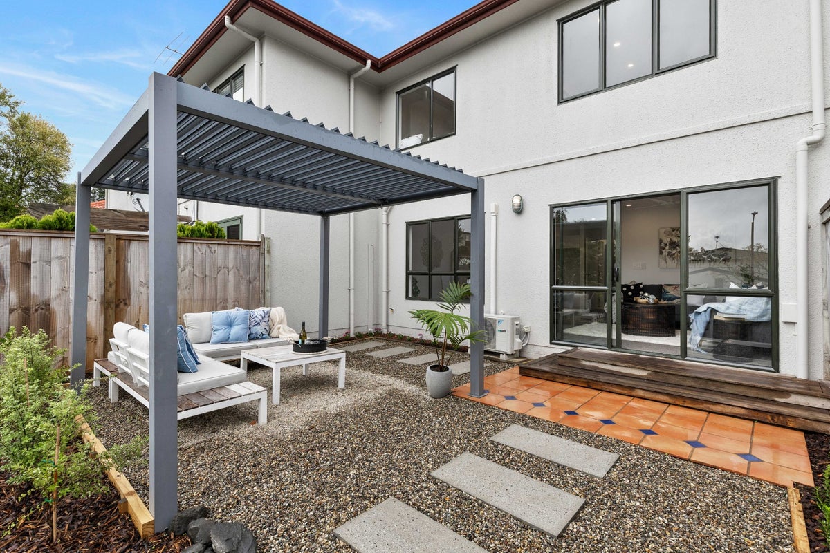 2/42 Fields Parade, Oteha, Auckland - Carousel 2