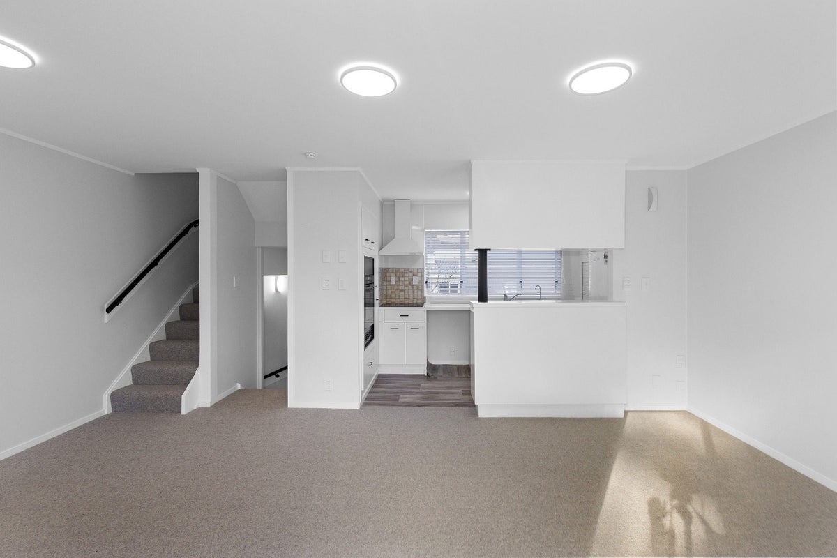 69D Elizabeth Street, Mount Victoria, Wellington - Carousel 2