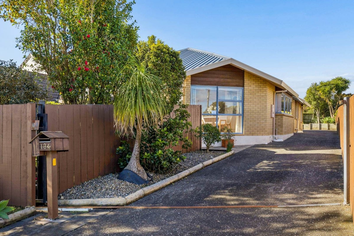 134 New Windsor Road, New Windsor, Auckland - Carousel 2