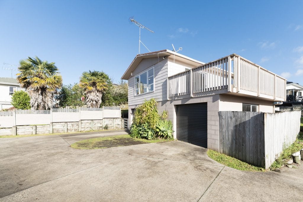 17 Flavia Place, Lynfield, Auckland - Carousel 1