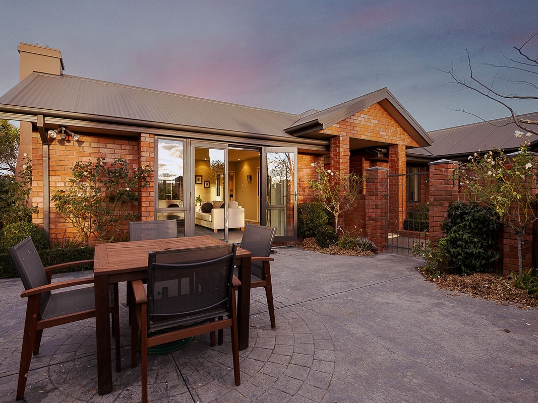 14 Dunmurry Place, Casebrook, Christchurch - Carousel 2