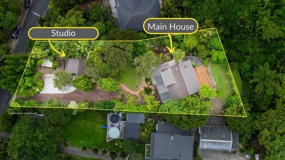 28 Rimu Road, Oratia, Auckland - Carousel 1