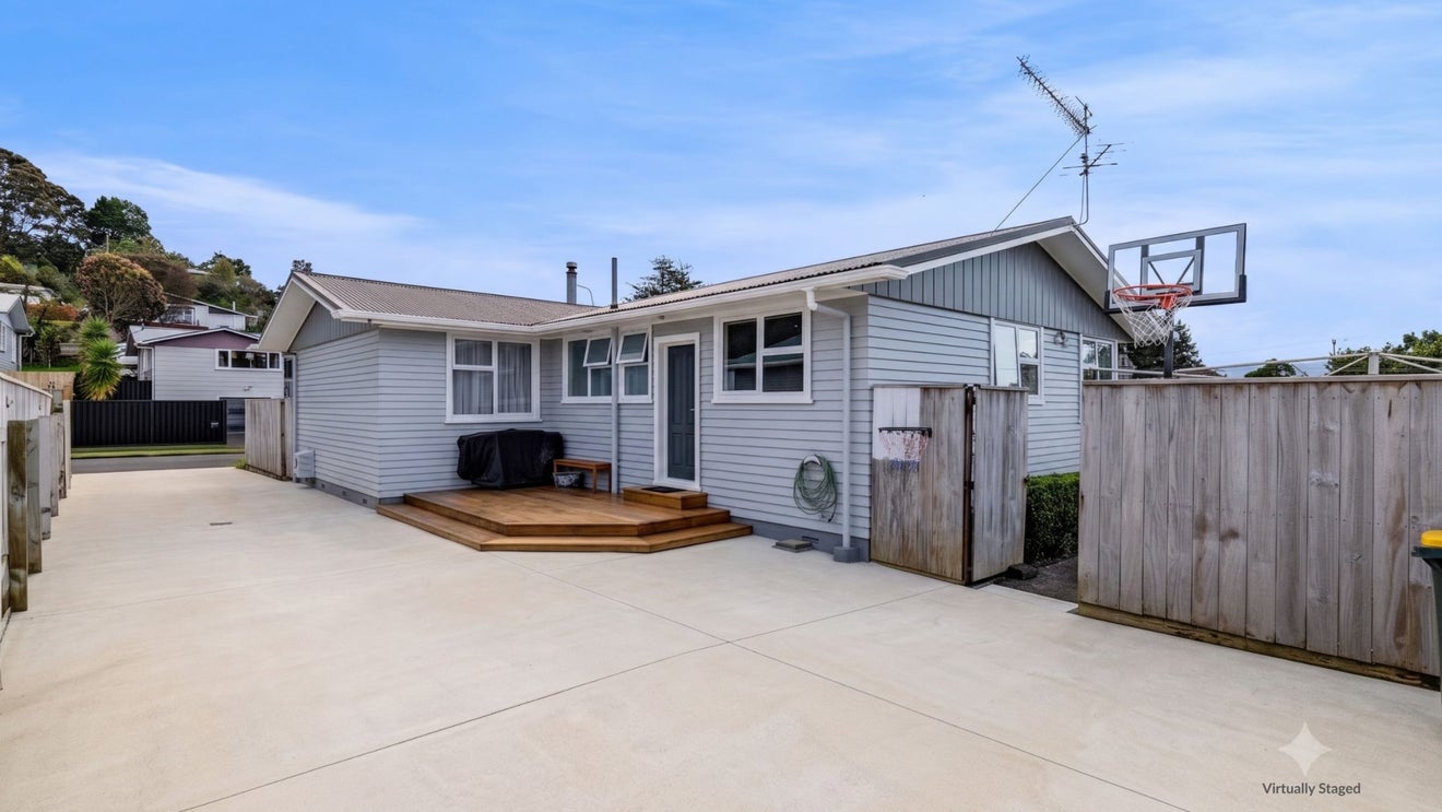 9 Regent Place, Blagdon, New Plymouth - Carousel 1
