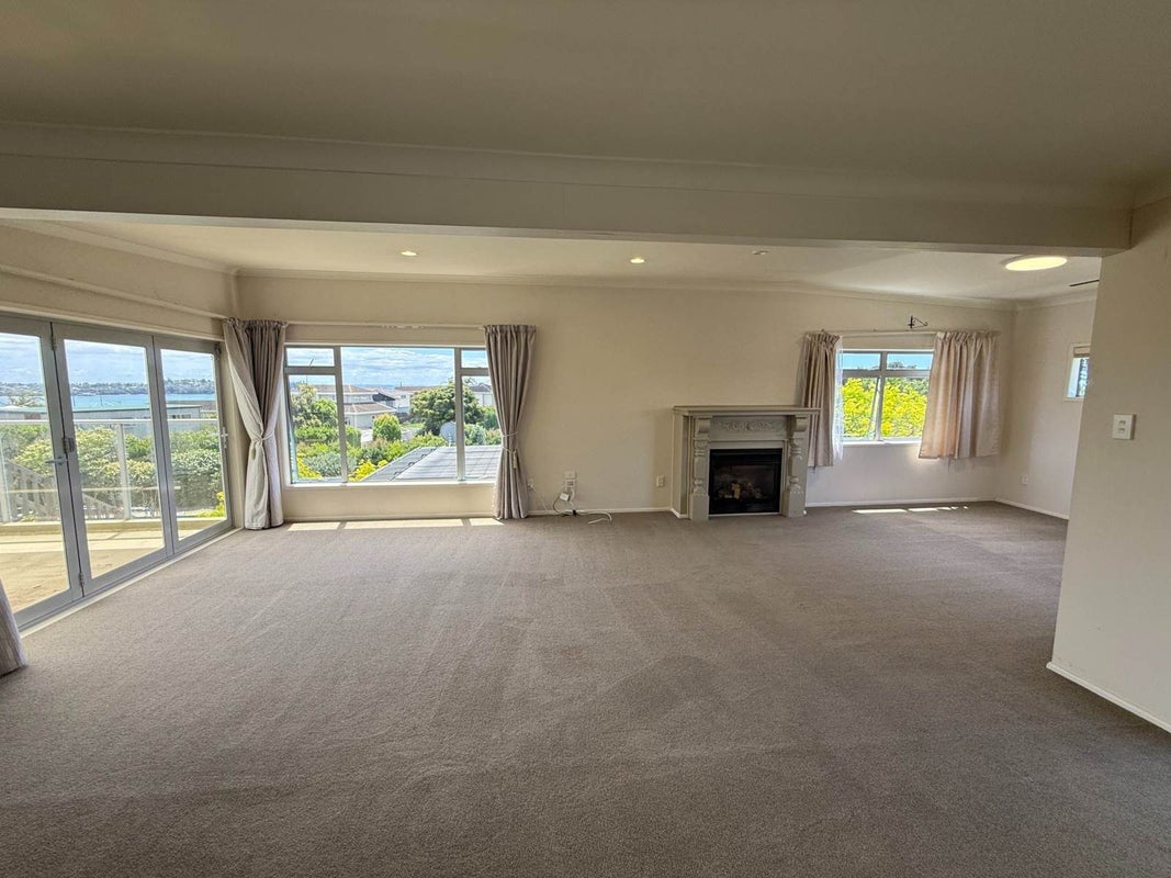 25 Gulf Crest, Bucklands Beach, Auckland - Carousel 2