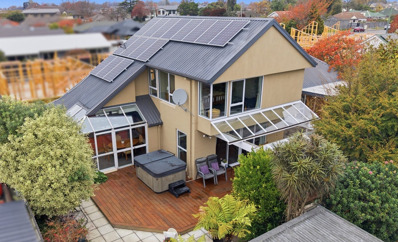 2/122 Harewood Road, Papanui, Christchurch - Carousel 1