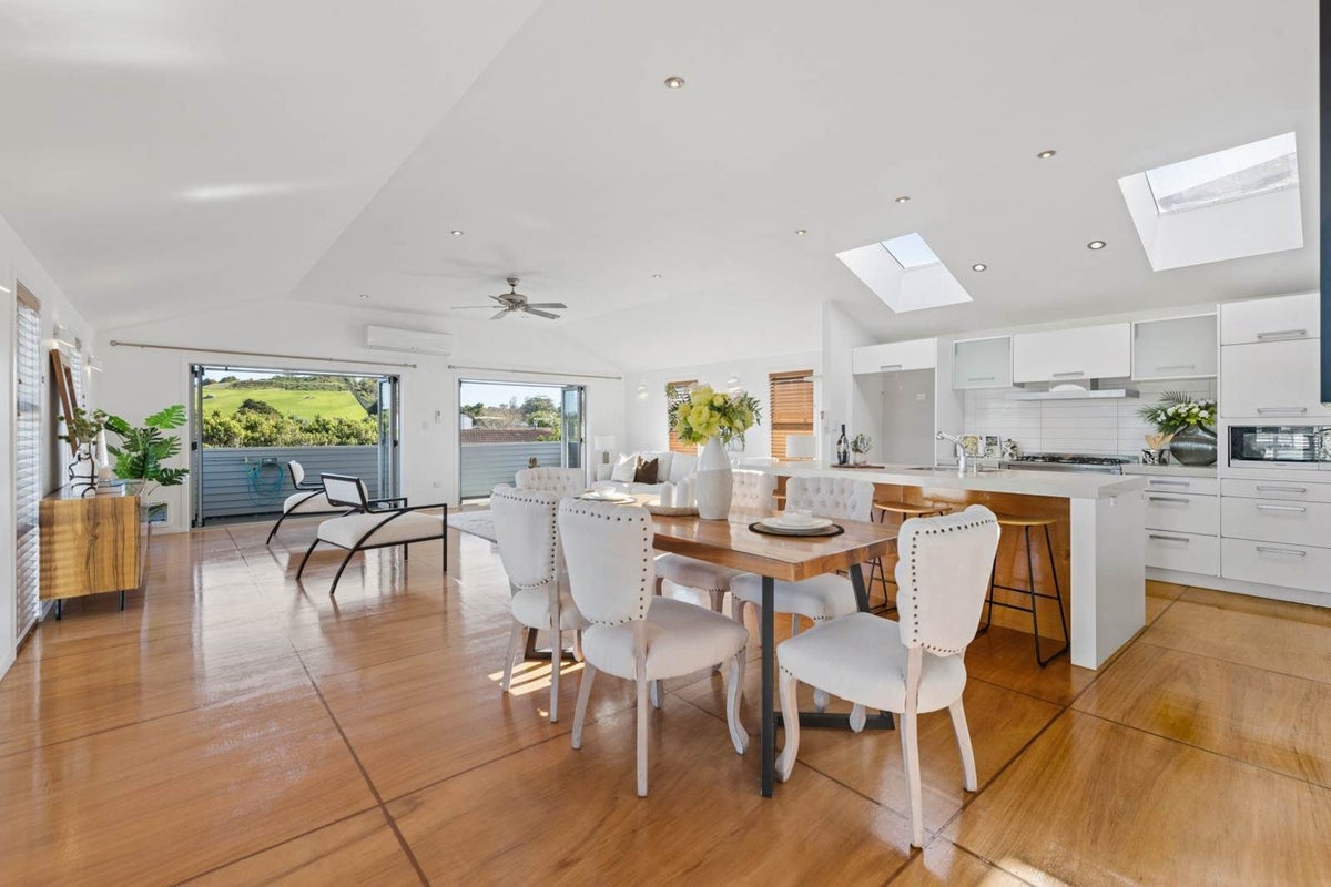 351 Bucklands Beach Road, Bucklands Beach, Auckland - Carousel 2