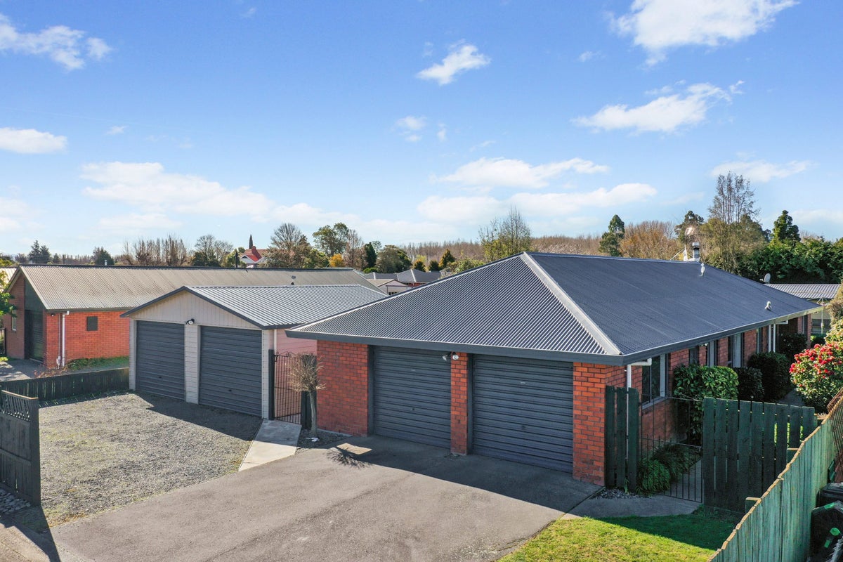 10 Maple Lane, Tinwald, Ashburton - Carousel 1