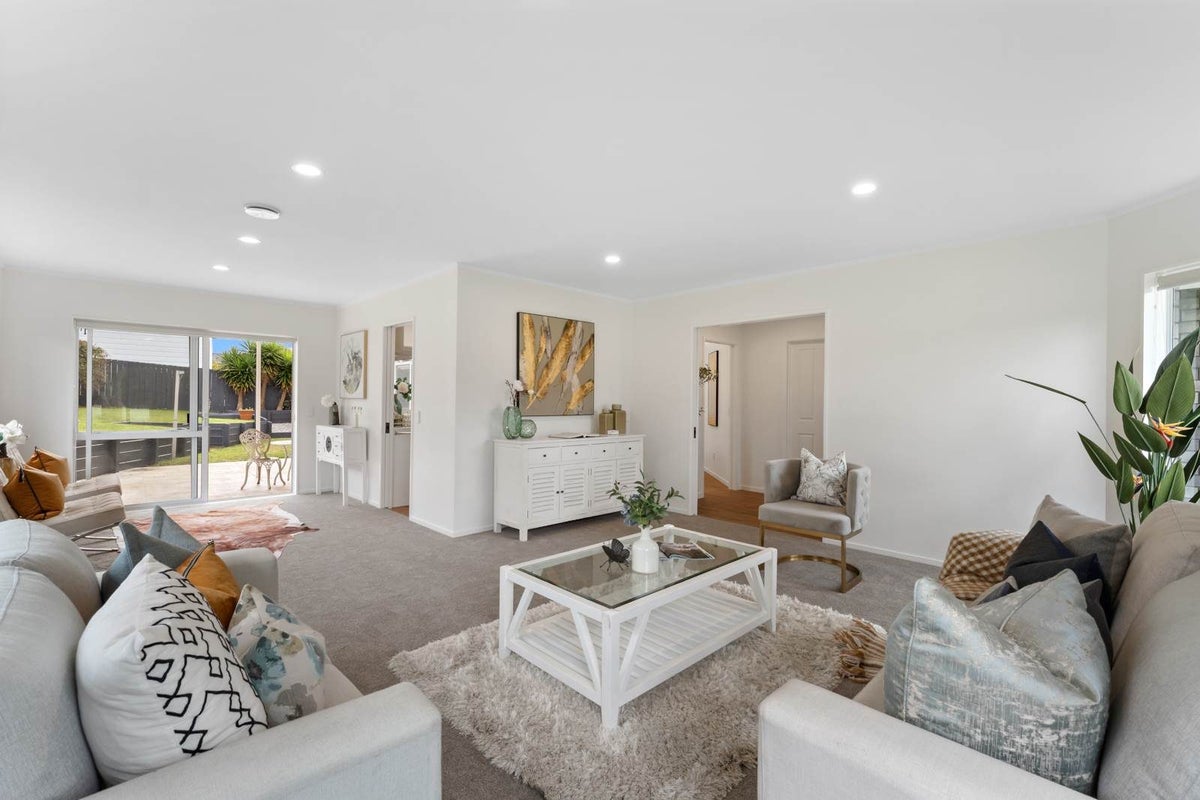 15 Picasso Drive, West Harbour, Auckland - Carousel 2