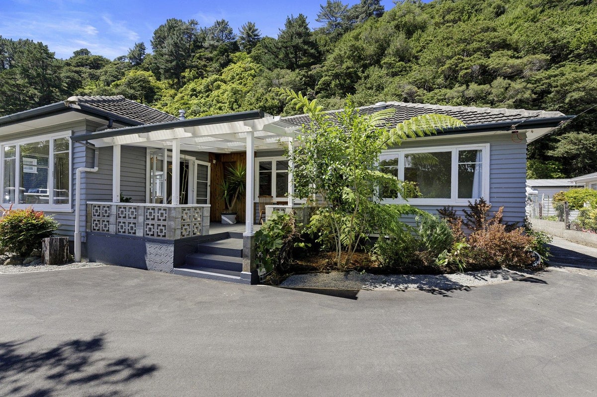 710 Main Road North, Te Marua, Upper Hutt - Carousel 1