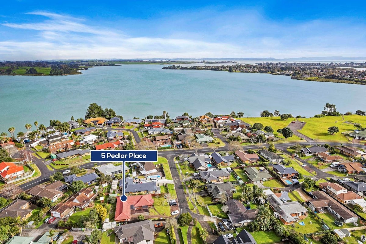 5 Pedlar Place, Conifer Grove, Takanini - Carousel 2