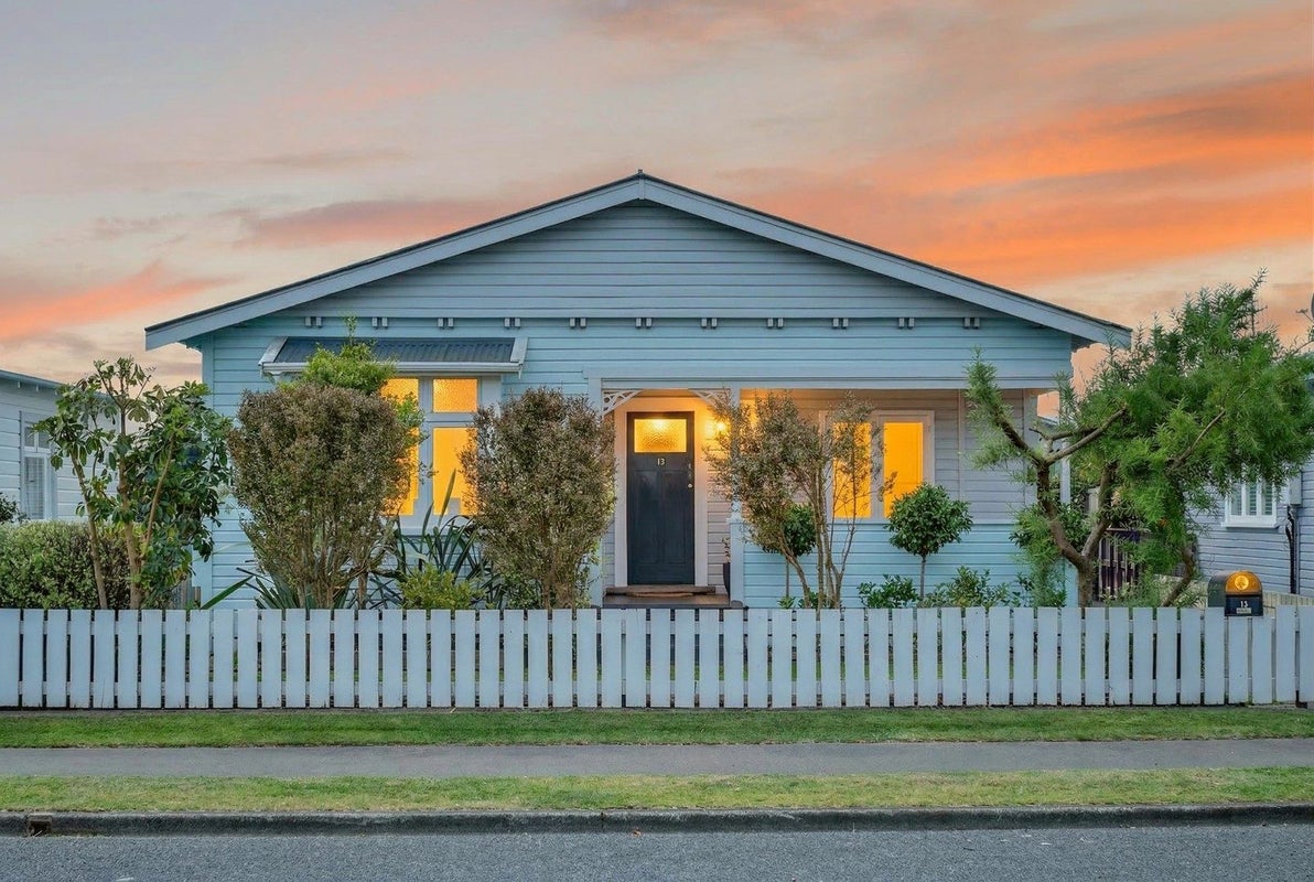 13 Creagh Street, Te Awa, Napier - Carousel 1