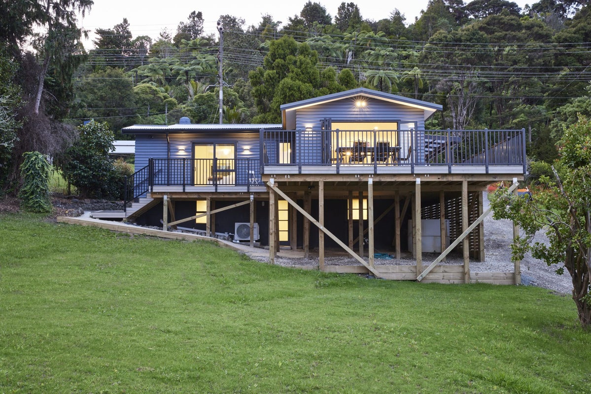 436 Huia Road, Laingholm, Auckland - Carousel 1