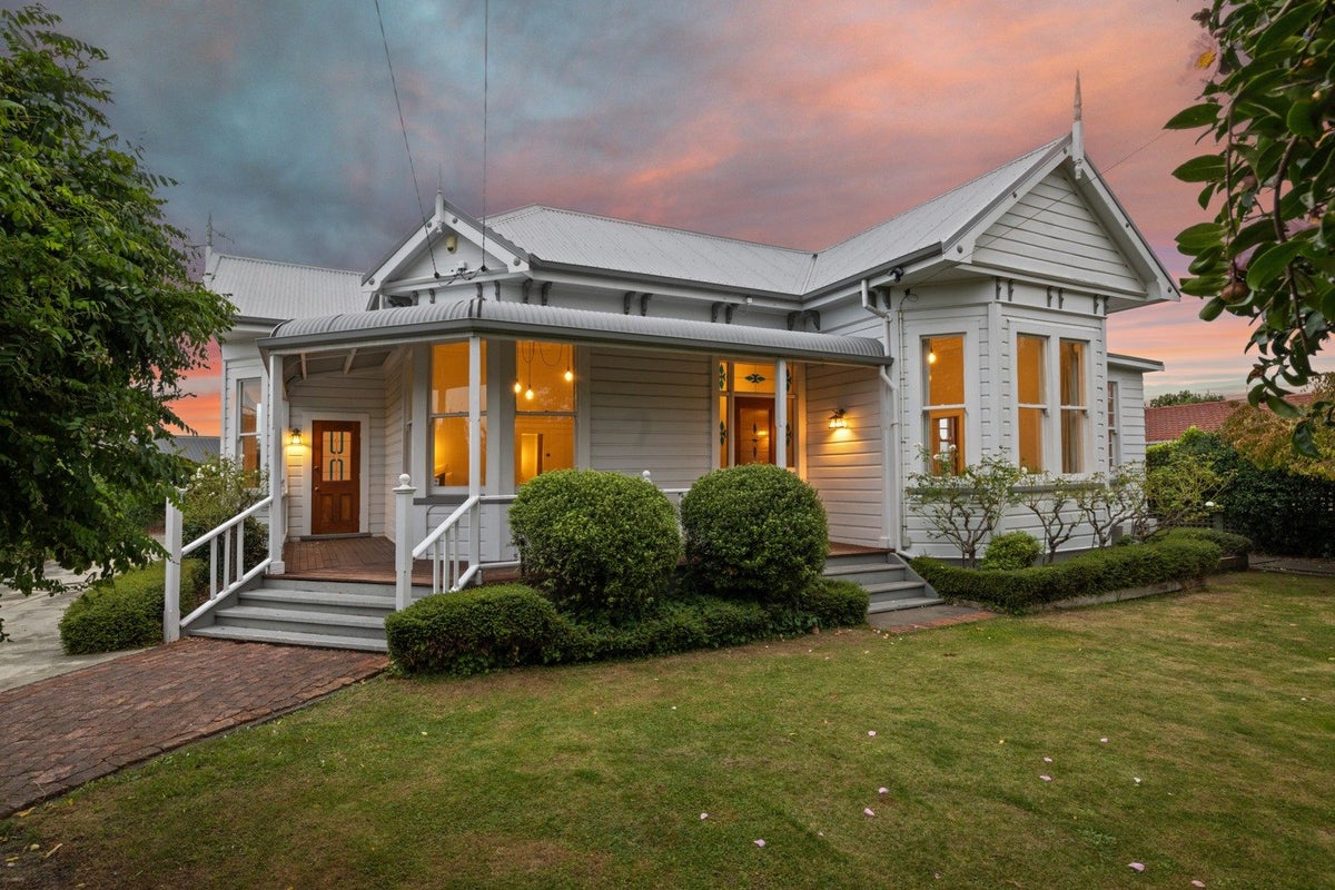 49 Te Aute Road, Havelock North, Havelock North - Carousel 1