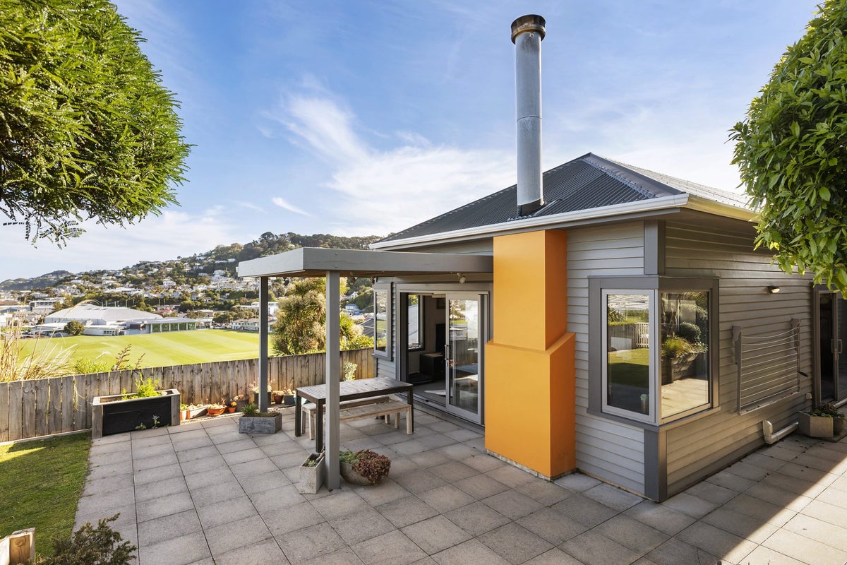 131 Overtoun Terrace, Hataitai, Wellington - Carousel 1
