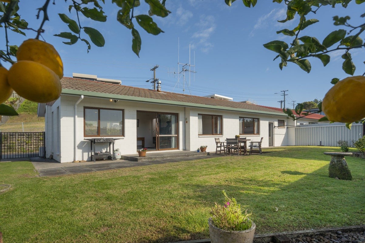121 Ngatai Road, Otumoetai, Tauranga - Carousel 1