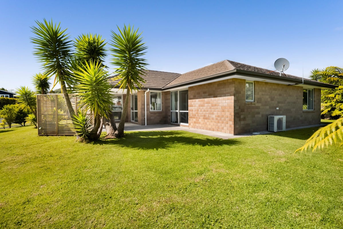 17 Heta Road, Highlands Park, New Plymouth - Carousel 2