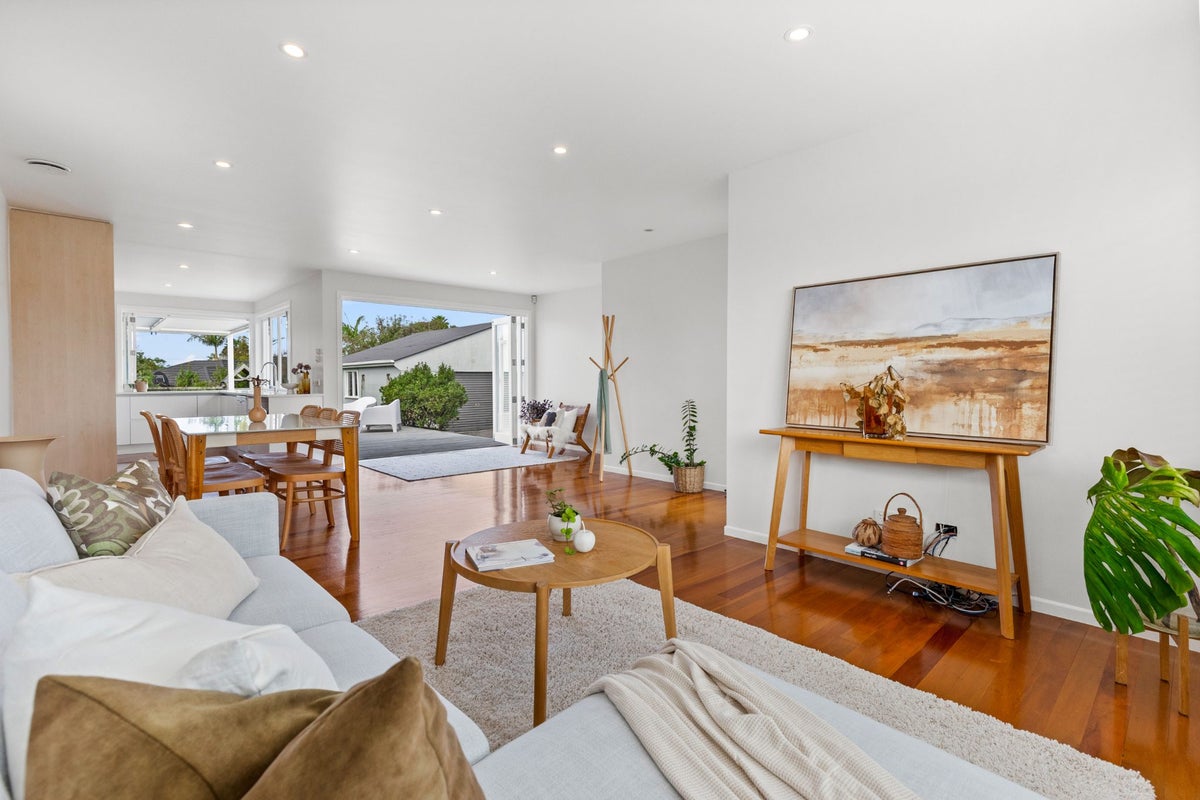 46 Matipo Road, Te Atatu Peninsula, Auckland - Carousel 2