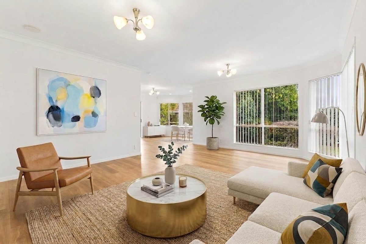 6 Flora Place, Wattle Downs, Auckland - Carousel 2