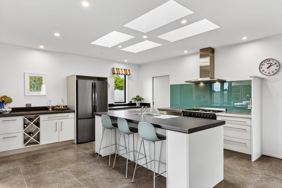 106 Auckland Road, Greenmeadows, Napier - Carousel 1