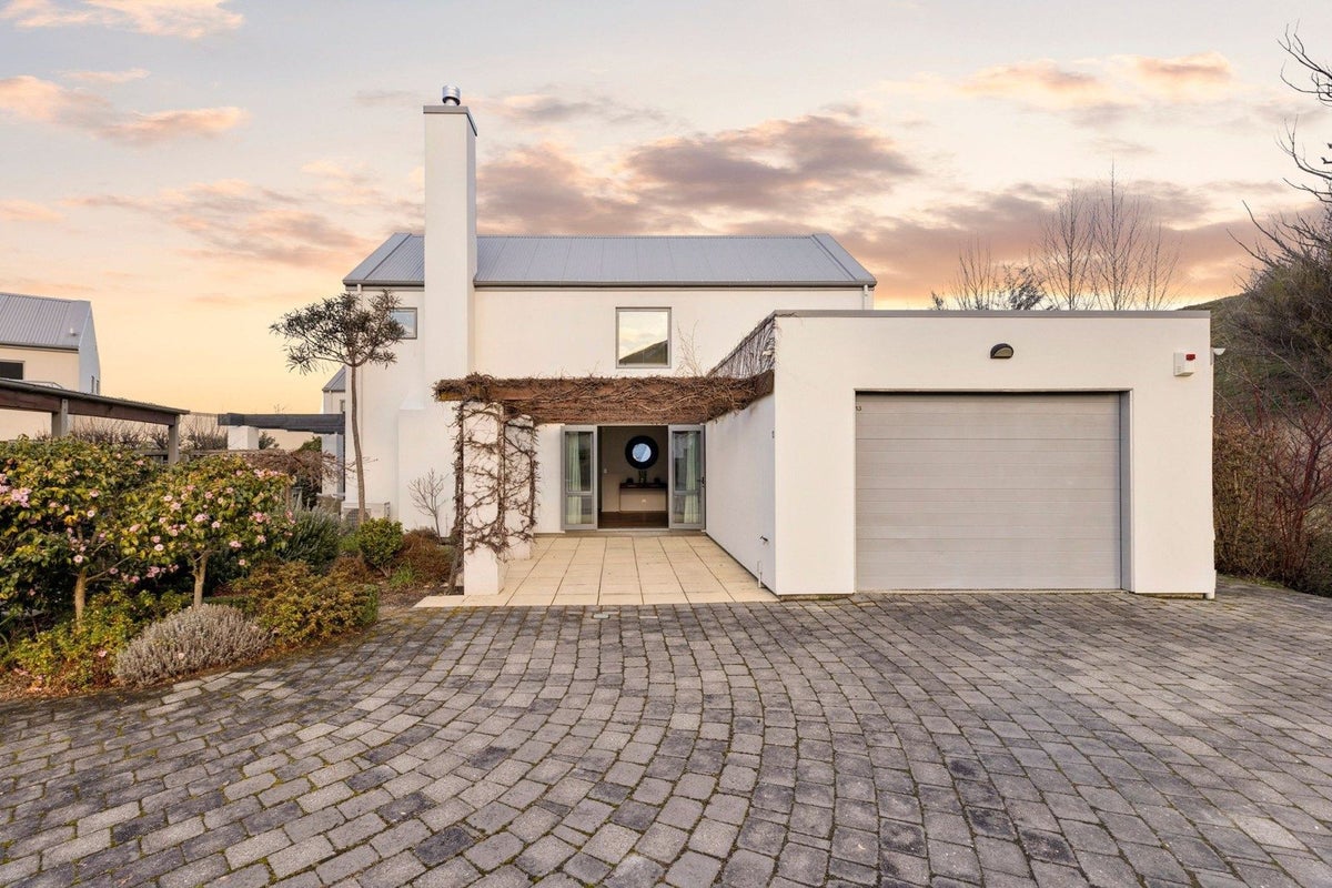 13 Meadowbrook Place, Wanaka - Carousel 2