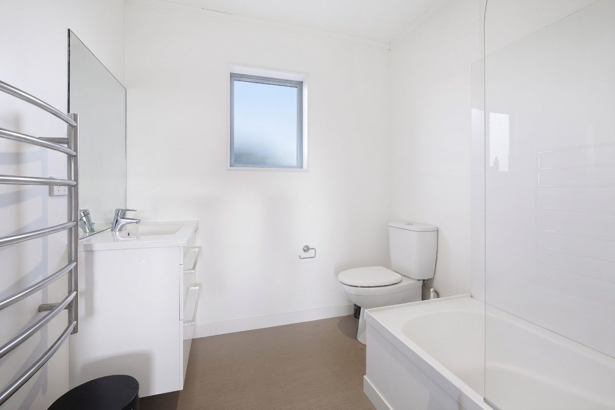 4/8 Middleton Road, Johnsonville, Wellington - Carousel 14