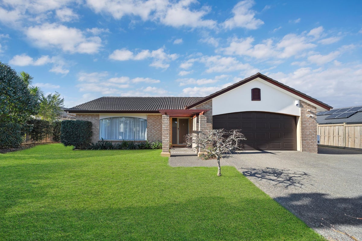 3 Russett Grove, Henderson, Auckland - Carousel 1