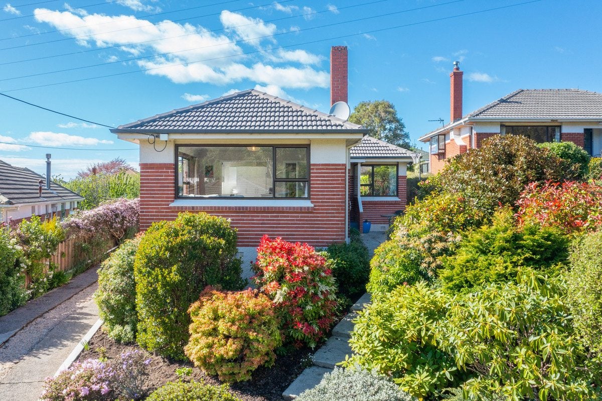 130 Centennial Avenue, Helensburgh, Dunedin - Carousel 1