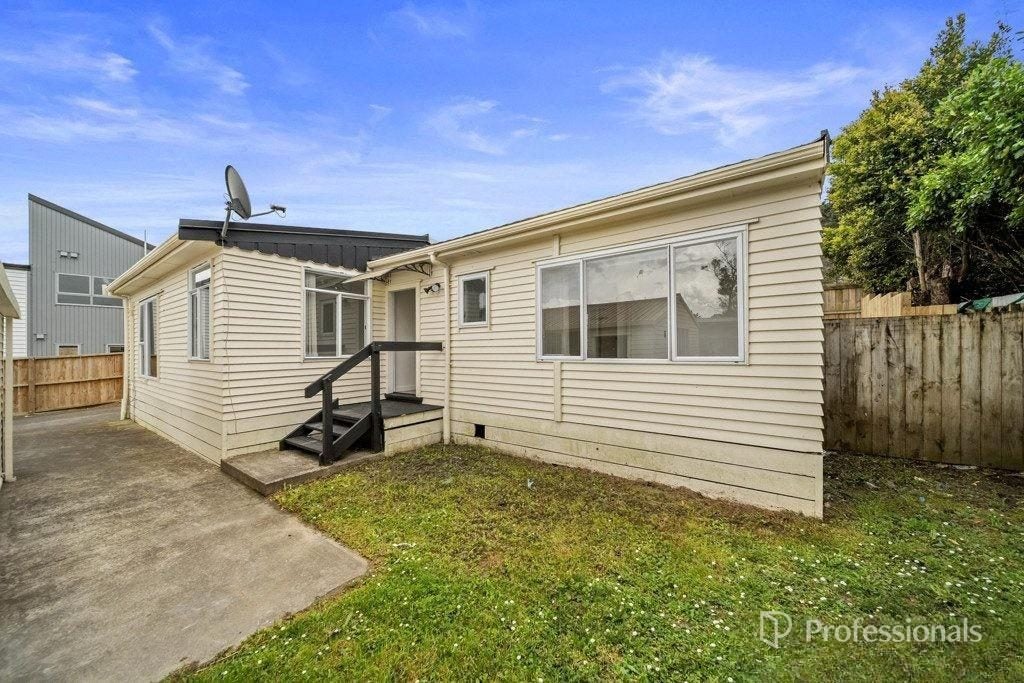 90A Alfriston Road, Manurewa East, Auckland - Carousel 1