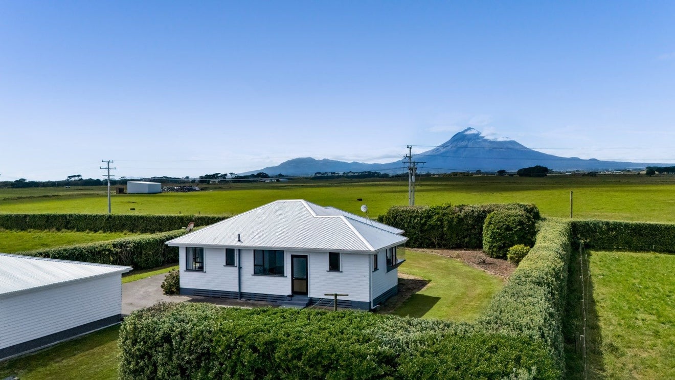 4923 South Road, Opunake, Opunake - Carousel 1
