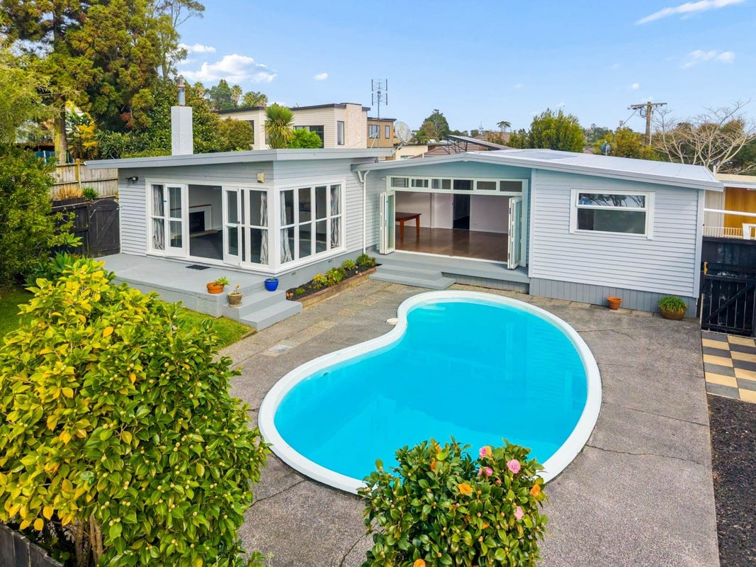 53 Greenhithe Road, Greenhithe, Auckland - Carousel 1