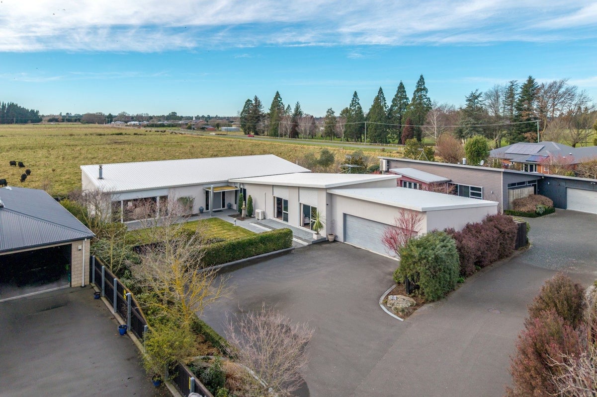 14 Country Place, Allenton, Ashburton - Carousel 1