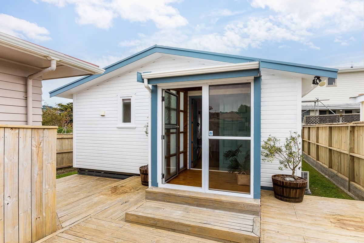 10A Main Road, Titahi Bay, Porirua - Carousel 2