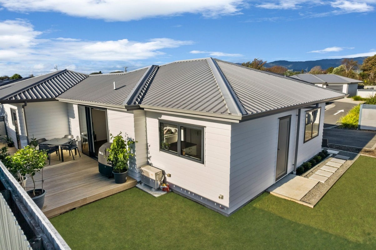 7/17 Waerenga Road, Otaki - Carousel 1