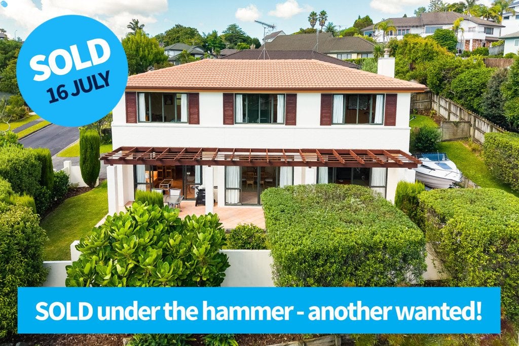 30 Woodridge Avenue, Northcross, Auckland - Carousel 1