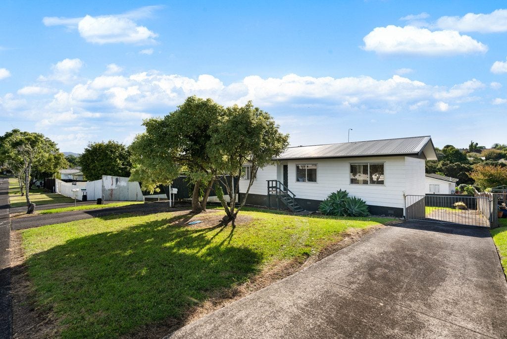 102 Borich Road, Sunnyvale, Auckland - Carousel 1