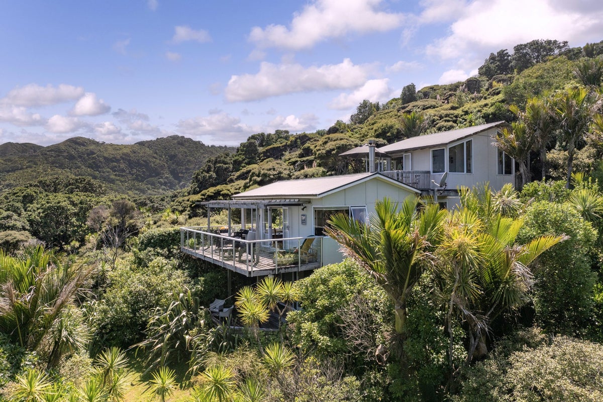 61 Garden Road, Piha, Piha - Carousel 2