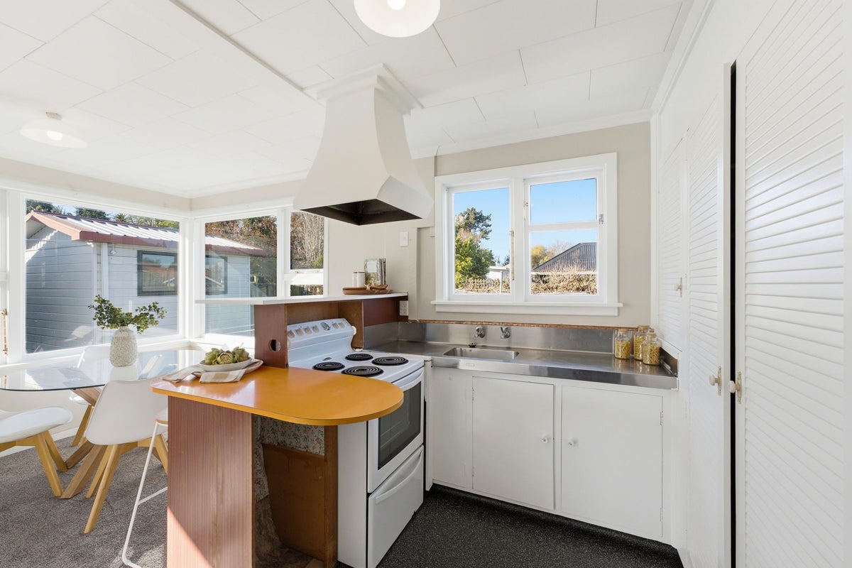 384 Hills Road, Mairehau, Christchurch - Carousel 2