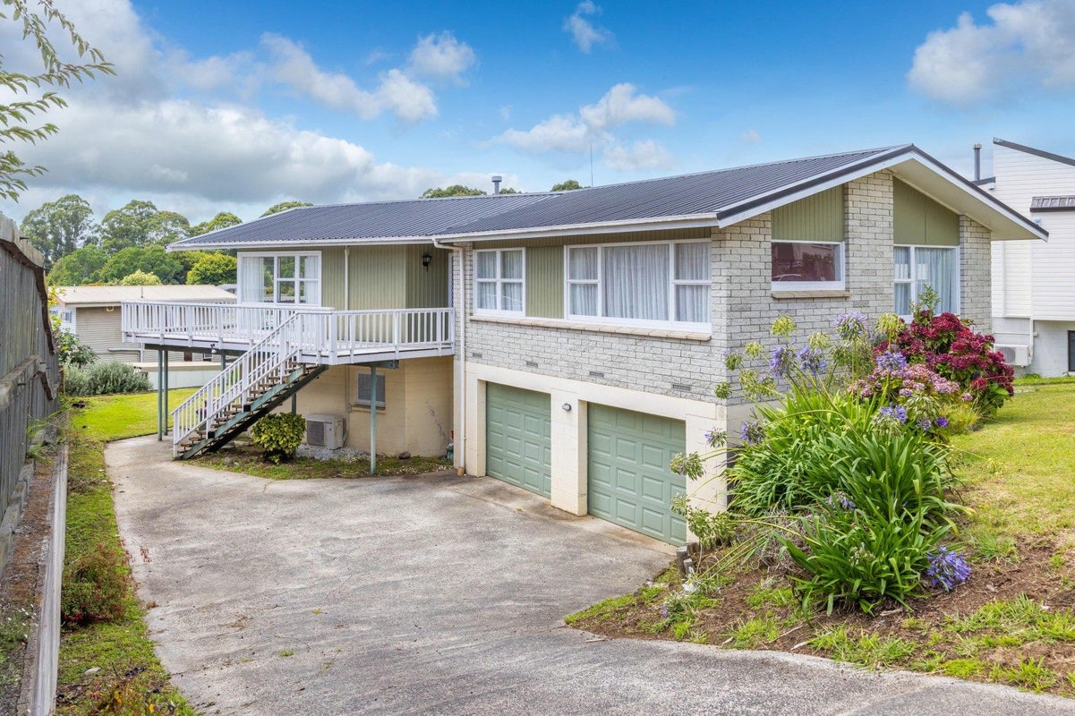 5 Pelorus Street, Glenview, Hamilton - Carousel 1