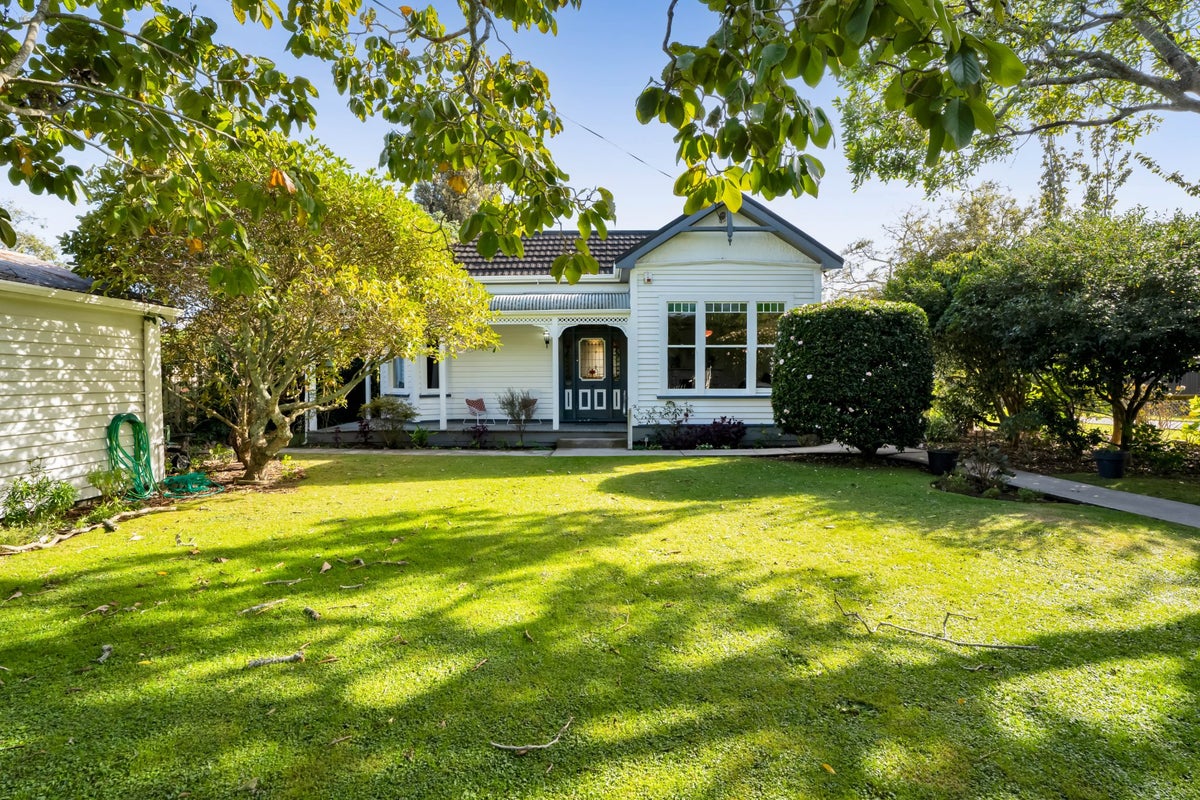 28 Huatoki Street, Vogeltown, New Plymouth - Carousel 1