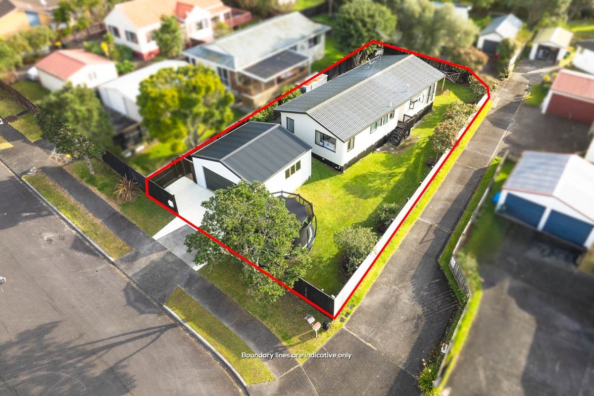 36 Hassan Drive, Massey, Auckland - Carousel 1