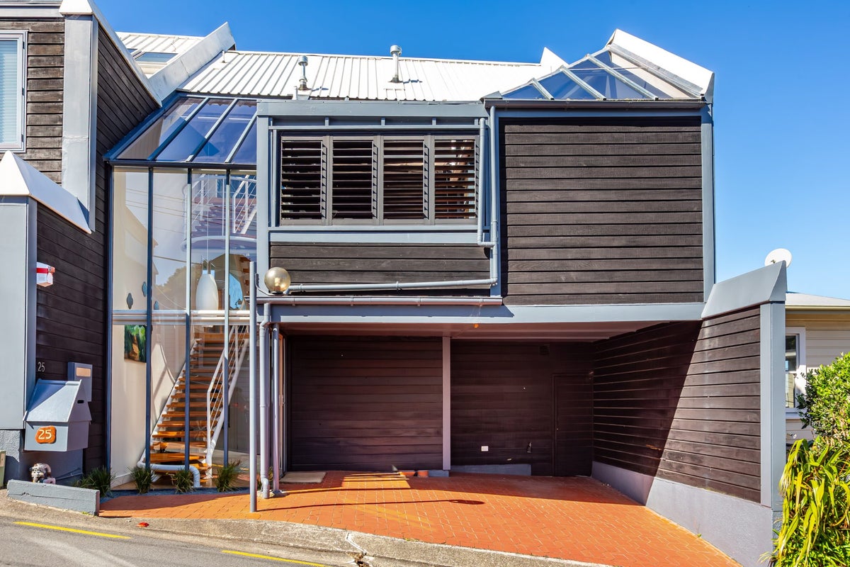 25 Clermont Terrace, Kelburn, Wellington - Carousel 2