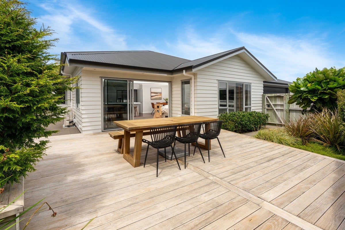 15 Belize Grove, Grenada Village, Wellington - Carousel 1