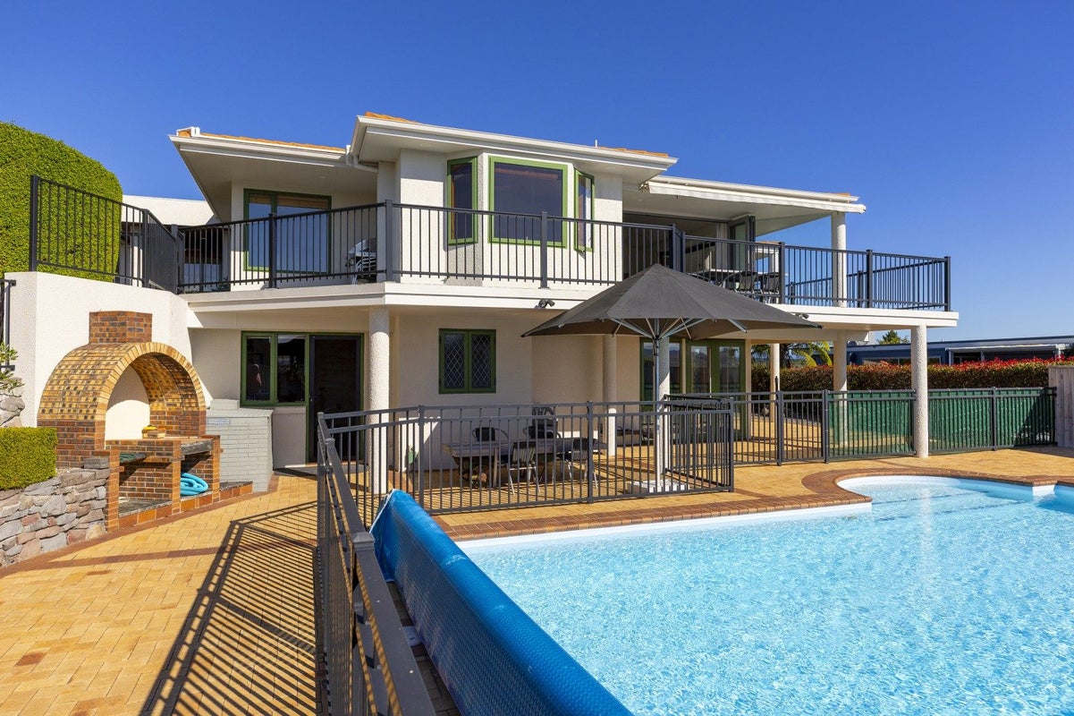 8/70 Harvey Street, Waipahihi, Taupo - Carousel 1